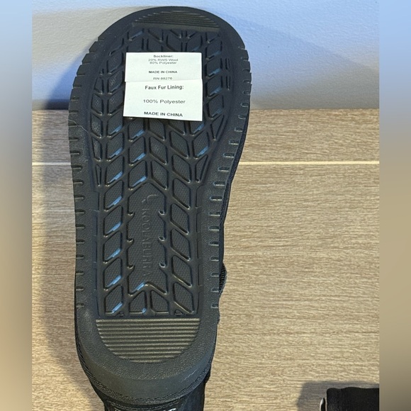 Brand New Koolabura by UGG Classic Black Ankle Boots - Picture 6 of 7